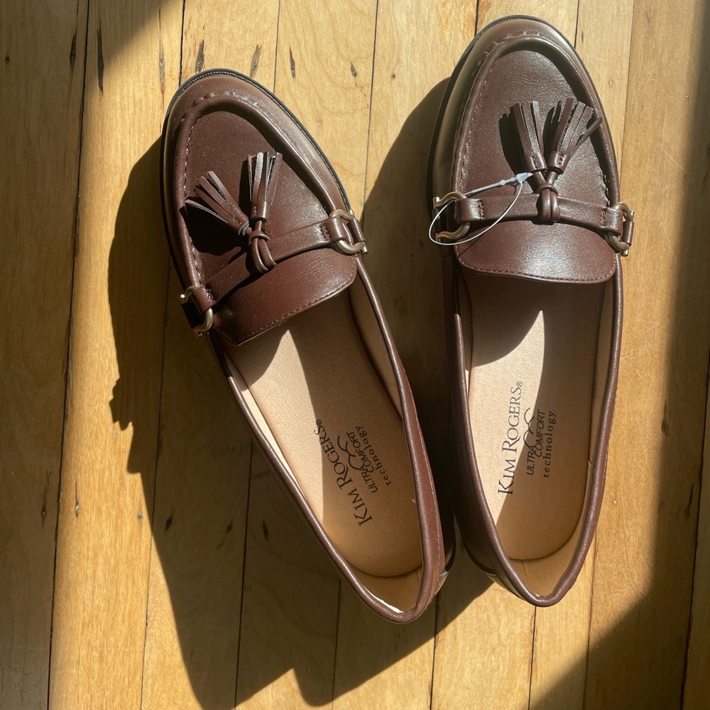 NWT  Women's Loafers brown tassel
